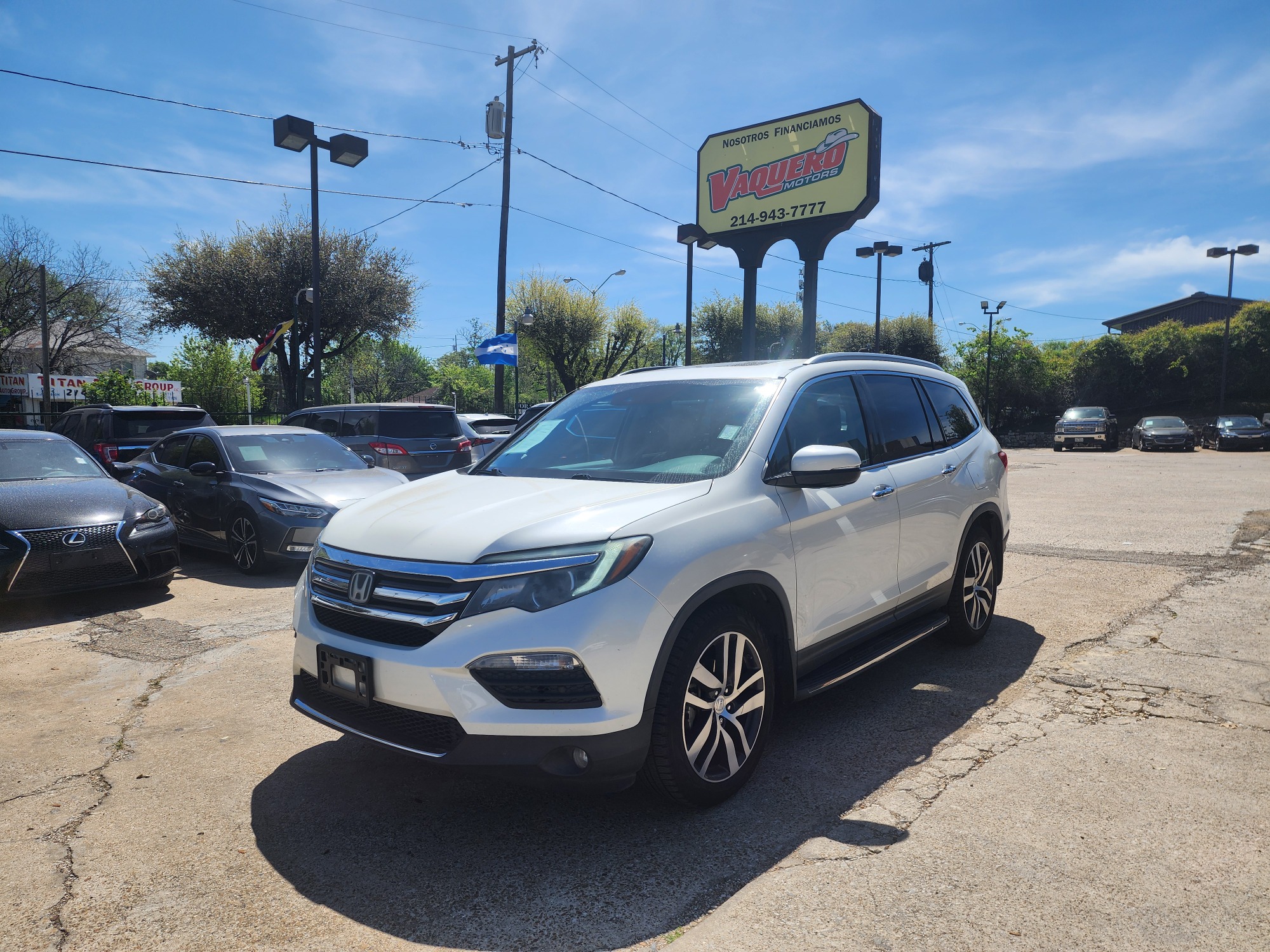 photo of 2016 Honda Pilot Touring 2WD